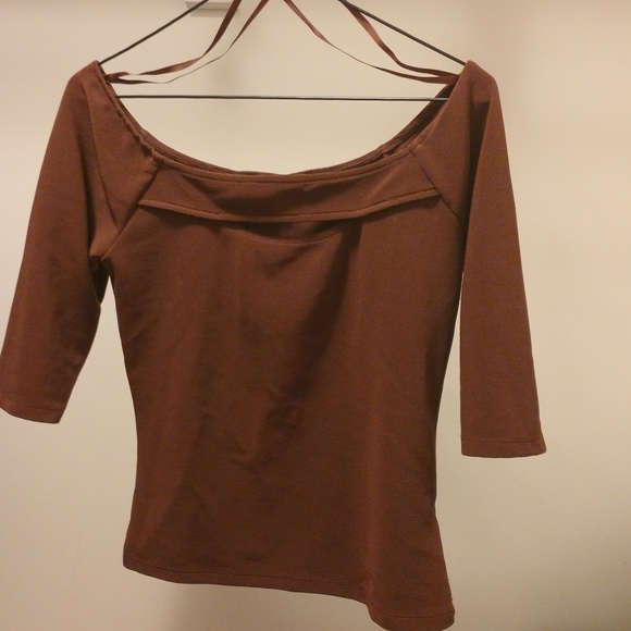Brown Long Sleeves Top 🇨🇦 - Picture 1 of 3